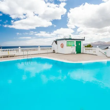 Horizon Apartments Colinas Del Sol, Terraza Con Vistas Al Mar Y Piscina Compartida Daire